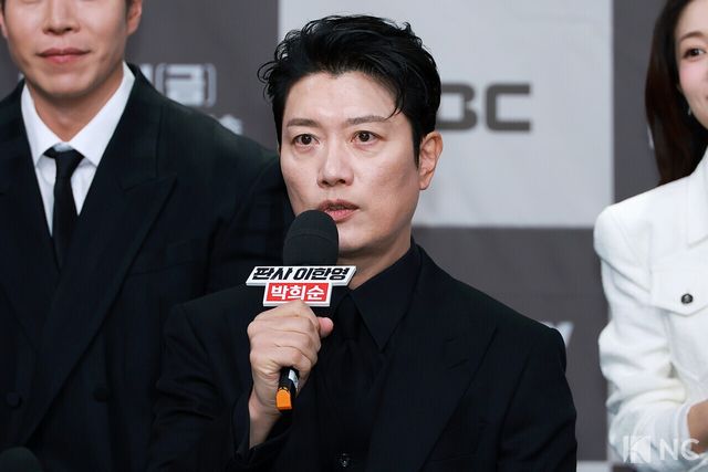 배우 박희순이 2일 오후 서울 마포구 MBC 상암 신사옥에서 진행된 MBC 새 금토드라마 ‘판사 이한영’(극본 김광민/연출 이재진, 박미연) 제작발표회에서 소감을 말하고 있다. 사진=김규빈 기자