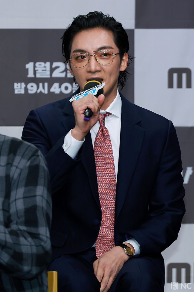 배우 황희가 2일 오후 서울 마포구 MBC 상암 신사옥에서 진행된 MBC 새 금토드라마 ‘판사 이한영’(극본 김광민/연출 이재진, 박미연) 제작발표회에서 소감을 말하고 있다. 사진=김규빈 기자