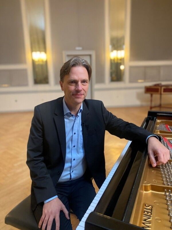 사진=위대한 수업, 그레이트 마인즈