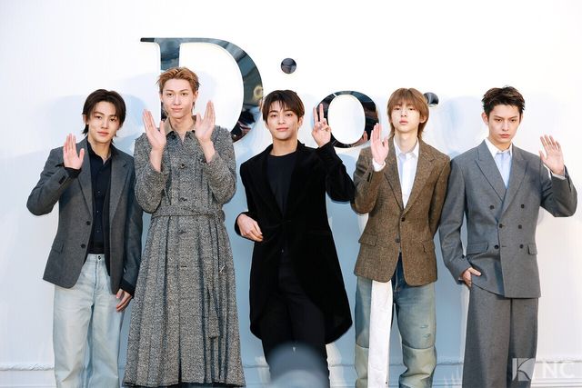 그룹 코르티스(CORTIS)가 7일 오후 서울 성동구 모처에서 열린 한 패션 브랜드의 조나단 앤더슨 컬렉션 출시 기념 포토콜에서 포즈를 취하고 있다. 사진=김규빈 기자