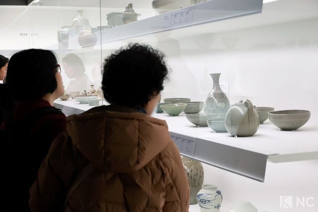 국립중앙박물관을 둘러보는 관람객들. 사진=김규빈 기자