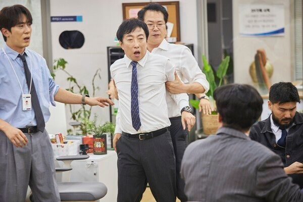 Jung Joon-ha and Park Myung-soo in Coupang Play's 