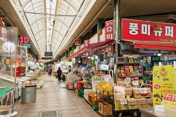 인천 신포국제시장 전경. 사진=인천관광공사
