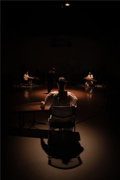 A scene from Hey string’s “Circulator.” Photo courtesy of Seoul Namsan Gugakdang