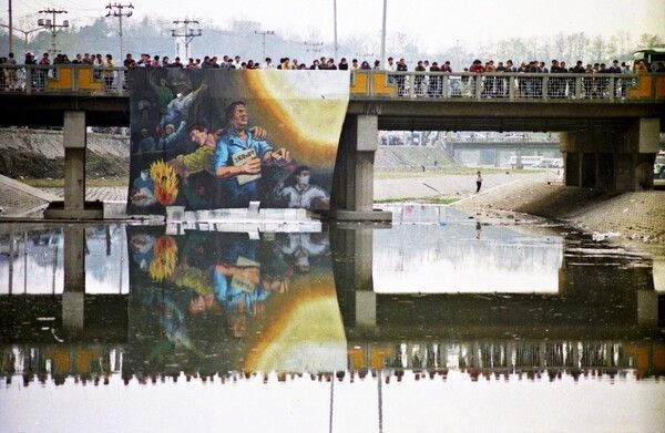 The Ssajeon Bridge area of Nambu Market in the 1990s. Photo courtesy of Jeonju Citizens’ Archives