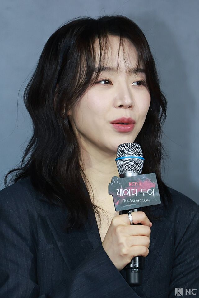 배우 신혜선이 10일 오전 서울 중구 앰배서더 서울 풀만 호텔에서 진행된 넷플릭스 시리즈 ‘레이디 두아’(극본 추송연/연출 김진민) 제작발표회에서 소감을 말하고 있다. 사진=김규빈 기자