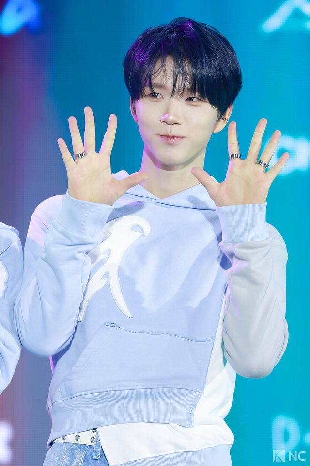 그룹 엔시티위시(NCT WISH) 재희가 11일 오후 서울 성북구 고려대학교 화정체육관에서 진행된 ‘제2회 디 어워즈(D Awards)’ 본식에 앞서 레드카펫을 밟고 있다. 사진=김규빈 기자