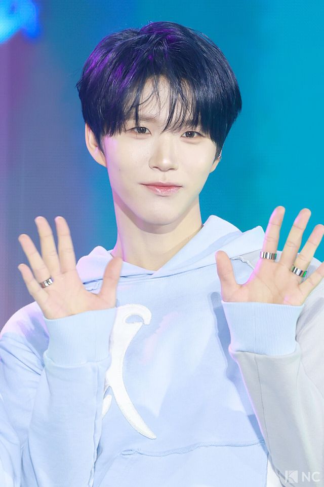 그룹 엔시티위시(NCT WISH) 재희가 11일 오후 서울 성북구 고려대학교 화정체육관에서 진행된 ‘제2회 디 어워즈(D Awards)’ 본식에 앞서 레드카펫을 밟고 있다. 사진=김규빈 기자