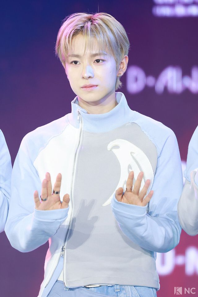 그룹 엔시티위시(NCT WISH) 유우시가 11일 오후 서울 성북구 고려대학교 화정체육관에서 진행된 ‘제2회 디 어워즈(D Awards)’ 본식에 앞서 레드카펫을 밟고 있다. 사진=김규빈 기자