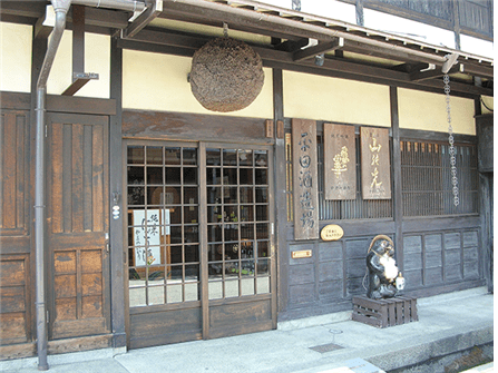 일본 내에서도 사케로 유명한 기후현 다카야마의 유서깊은 양조장 모습. (사진=위키미디어 커먼스)