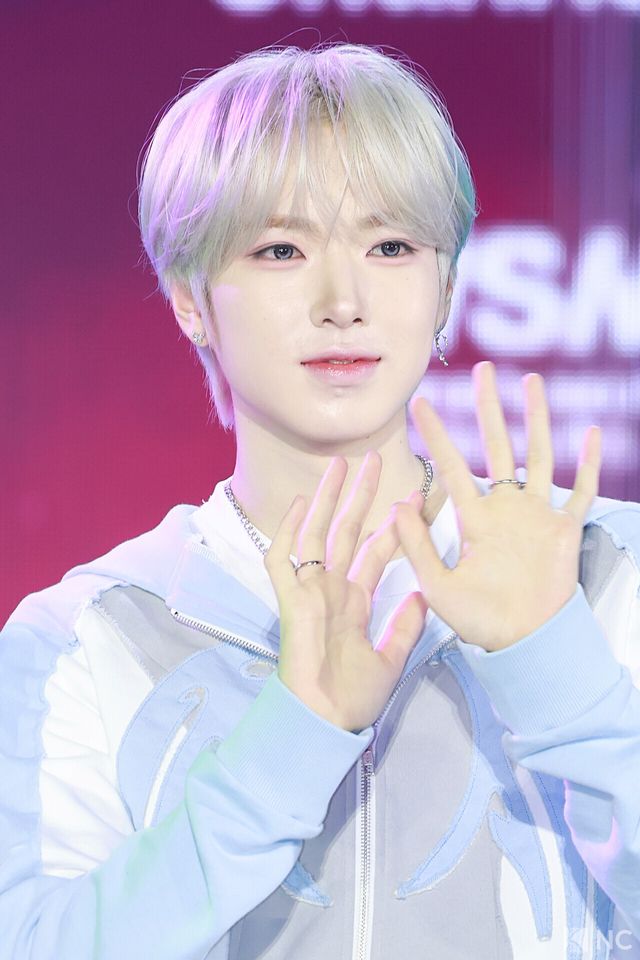 그룹 엔시티위시(NCT WISH) 사쿠야가 11일 오후 서울 성북구 고려대학교 화정체육관에서 진행된 ‘제2회 디 어워즈(D Awards)’ 본식에 앞서 레드카펫을 밟고 있다. 사진=김규빈 기자