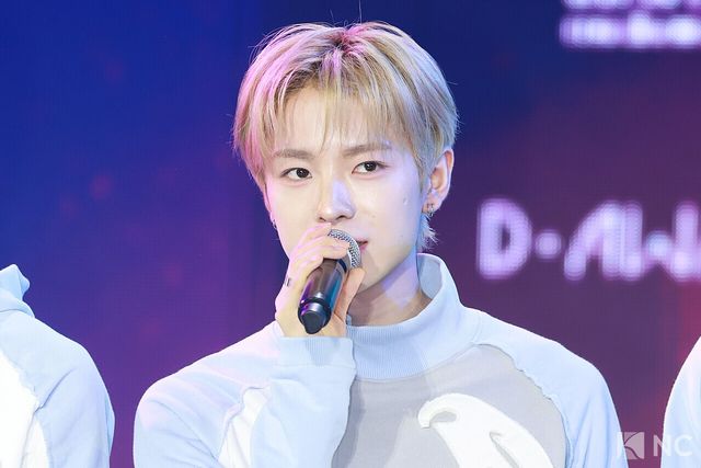 그룹 엔시티위시(NCT WISH) 유우시가 11일 오후 서울 성북구 고려대학교 화정체육관에서 진행된 ‘제2회 디 어워즈(D Awards)’ 본식에 앞서 레드카펫을 밟고 있다. 사진=김규빈 기자