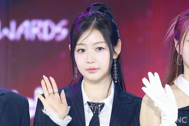 그룹 피프티피프티(FIFTY FIFTY) 예원이 11일 오후 서울 성북구 고려대학교 화정체육관에서 진행된 ‘제2회 디 어워즈(D Awards)’ 본식에 앞서 레드카펫을 밟고 있다. 사진=김규빈 기자