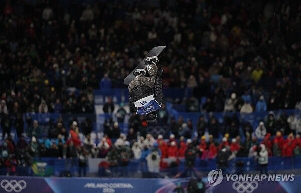 11일(현지시간) 이탈리아 리비뇨 스노파크에서 열린 2026 밀라노-코르티나담페초 동계올림픽 스노보드 남자 하프파이프 예선에 출전한 이채운이 경기를 펼치고 있다. 2026.2.12. 사진=연합뉴스