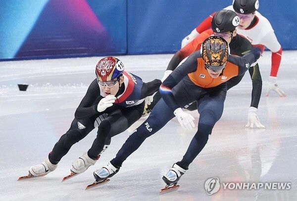 12일(현지시간) 이탈리아 밀라노 아이스스케이팅 아레나에서 열린 2026 밀라노ㆍ코르티나담페초 동계올림픽 쇼트트랙 남자 1,000m 준결승에 출전한 임종언이 질주하고 있다. 2026.2.13. 사진=연합뉴스