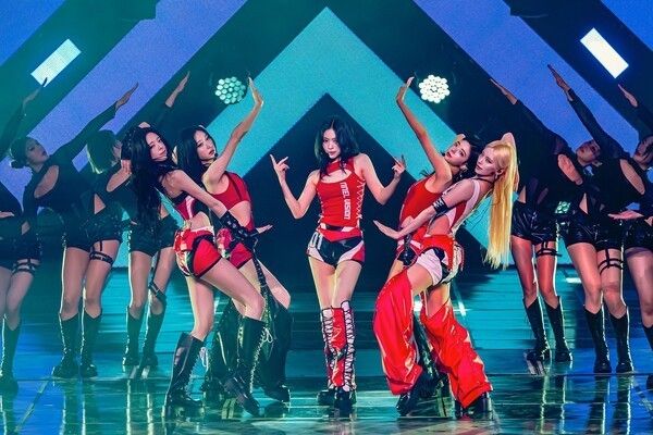 ITZY. Photo by JYP Entertainment.