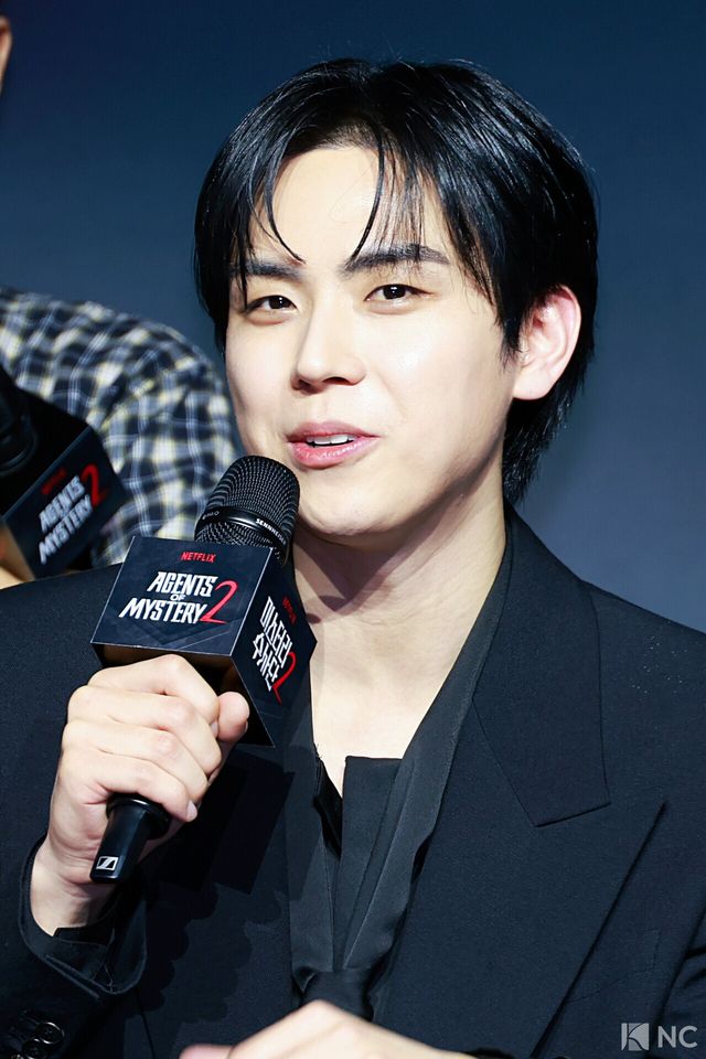 배우 김도훈이 19일 오전 서울 마포구 호텔 나루 서울 엠갤러리에서 진행된 넷플릭스 예능 ‘미스터리 수사단’ 시즌 2 제작발표회에서 소감을 말하고 있다. 사진=김규빈 기자