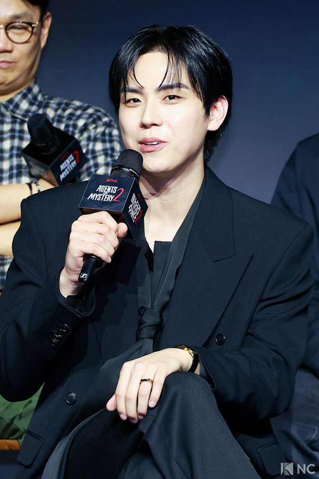 배우 김도훈이 19일 오전 서울 마포구 호텔 나루 서울 엠갤러리에서 진행된 넷플릭스 예능 ‘미스터리 수사단’ 시즌 2 제작발표회에서 소감을 말하고 있다. 사진=김규빈 기자