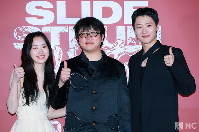 배우 정회린, 박세영 감독, 가수 우즈가 20일 오후 서울 용산구 CGV 용산아이파크몰에서 진행된 영화 ‘슬라이드 스트럼 뮤트’(감독 박세영) 언론 시사회 및 기자간담회에서 포즈를 취하고 있다. 사진=김규빈 기자