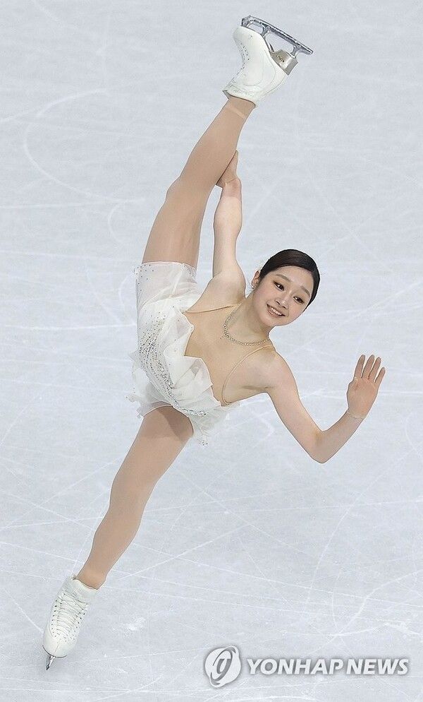 신지아가 19일(현지시간) 이탈리아 밀라노 아이스스케이팅 아레나에서 열린 2026 밀라노-코르티나담페초 동계올림픽 여자 싱글 프리 스케이팅에 출전, 연기를 펼치고 있다. 2026.2.20. 사진=연합뉴스