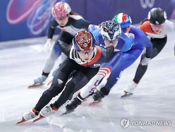 20일(현지시간) 이탈리아 밀라노 아이스스케이팅 아레나에서 열린 2026 밀라노ㆍ코르티나담페초 동계올림픽 쇼트트랙 여자 1,500m 준결승에서 최민정이 질주하고 있다. 2026.2.21. 사진=연합뉴스