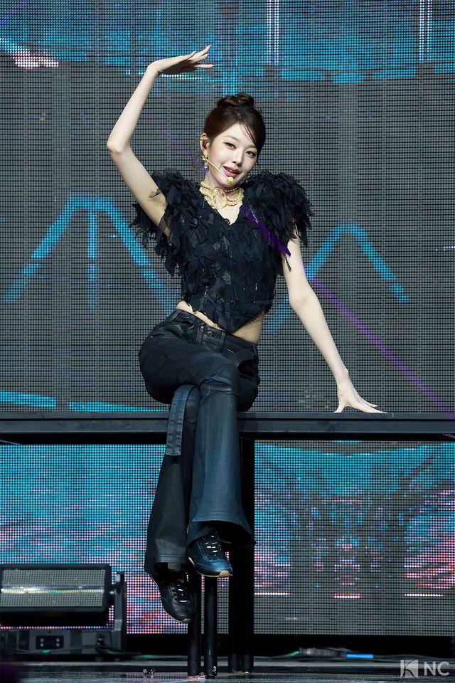 그룹 아이브(IVE) 장원영이 23일 오후 서울 광진구 예스24 라이브홀에서 진행된 정규 2집 ‘리바이브 플러스(REVIVE +)’ 발매 기념 미디어 쇼케이스에 참석했다. 사진=김규빈 기자