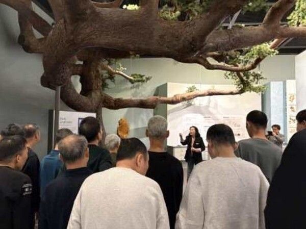 지난해 3월 진행한 국가유산 안내 수어 해설 모습. 사진=국가유산청 제공