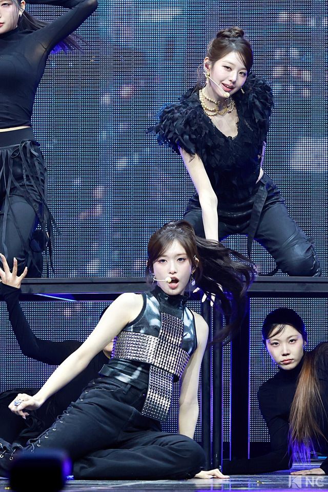 그룹 아이브(IVE) 장원영이 23일 오후 서울 광진구 예스24 라이브홀에서 진행된 정규 2집 ‘리바이브 플러스(REVIVE +)’ 발매 기념 미디어 쇼케이스에 참석했다. 사진=김규빈 기자