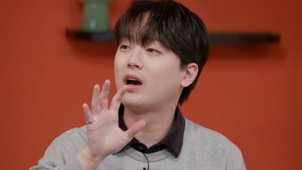 Photo by “The Secret of Celebrity Soldiers.”