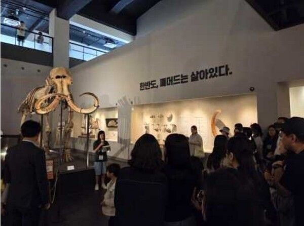 지난해 6월 진행한 '어린이 해설사' 프로그램 해설 시연 모습. 사진=국가유산청 제공