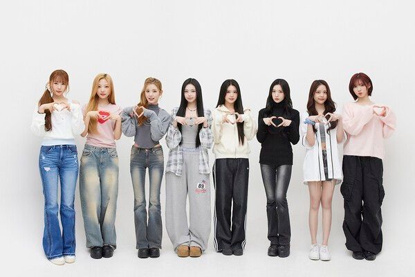 Hearts2Hearts. Photo by SM Entertainment.