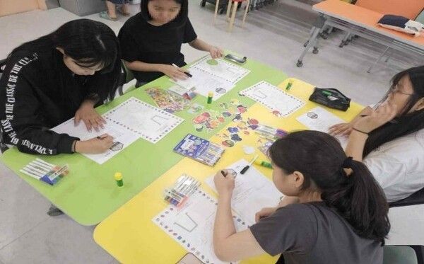 “Folk Stories from the Textbook – Unexpected Café Owner” education session. Photo by National Folk Museum of Korea.
