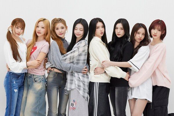 Hearts2Hearts. Photo by SM Entertainment.