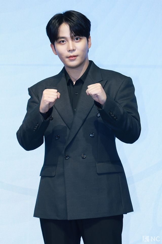 그룹 에이티즈(ATEEZ) 종호가 5일 오후 서울 영등포구 페어몬트 앰배서더에서 진행된 미니 13집 ‘골든 아워 : 파트 4(GOLDEN HOUR : Part.4)’ 발매 기념 기자간담회에서 포즈를 취하고 있다. 사진=김규빈 기자