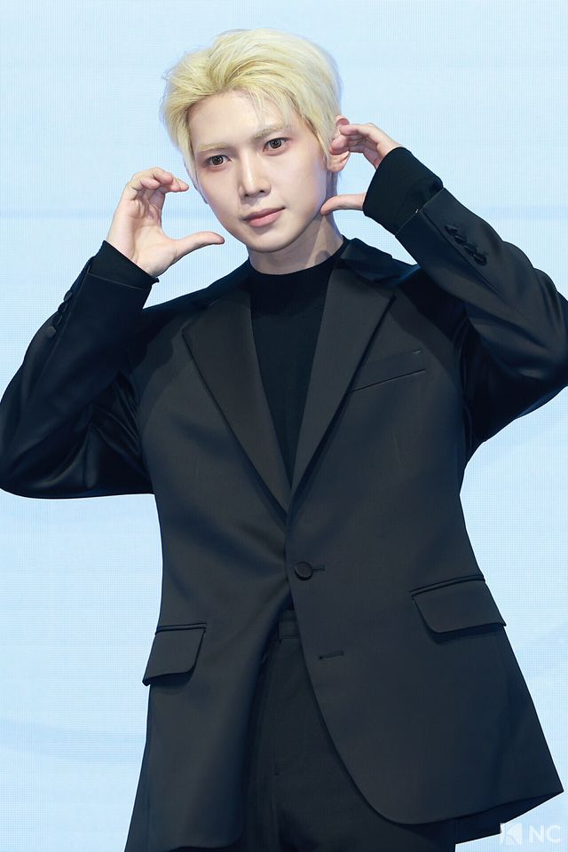 그룹 에이티즈(ATEEZ) 여상이 5일 오후 서울 영등포구 페어몬트 앰배서더에서 진행된 미니 13집 ‘골든 아워 : 파트 4(GOLDEN HOUR : Part.4)’ 발매 기념 기자간담회에서 포즈를 취하고 있다. 사진=김규빈 기자