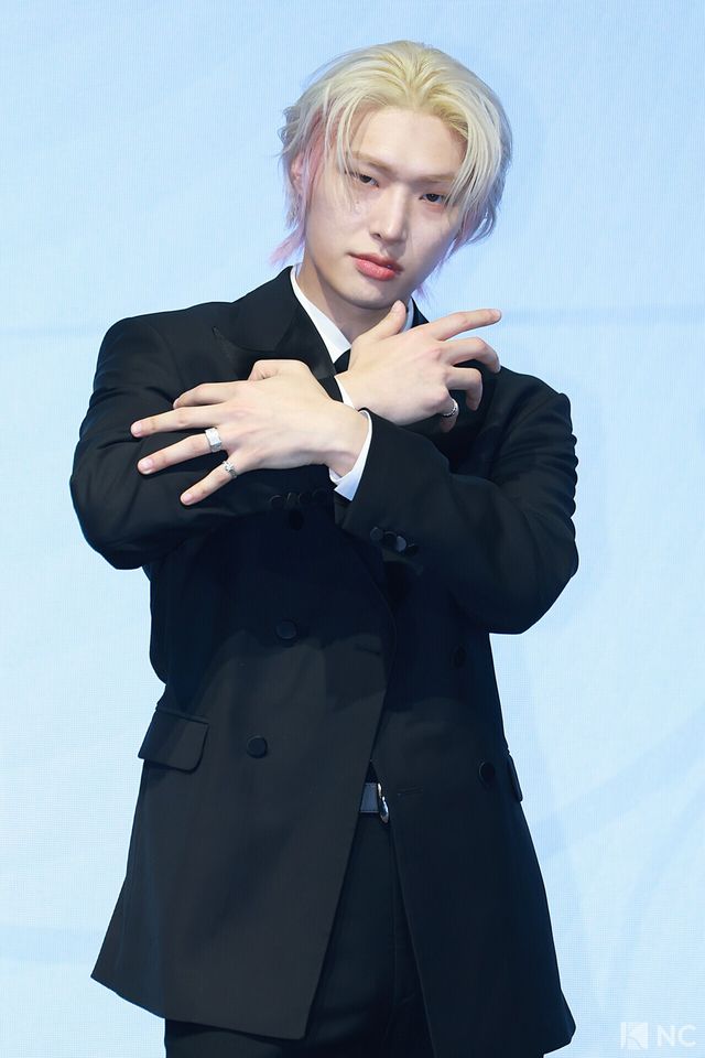 그룹 에이티즈(ATEEZ) 민기가 5일 오후 서울 영등포구 페어몬트 앰배서더에서 진행된 미니 13집 ‘골든 아워 : 파트 4(GOLDEN HOUR : Part.4)’ 발매 기념 기자간담회에서 포즈를 취하고 있다. 사진=김규빈 기자