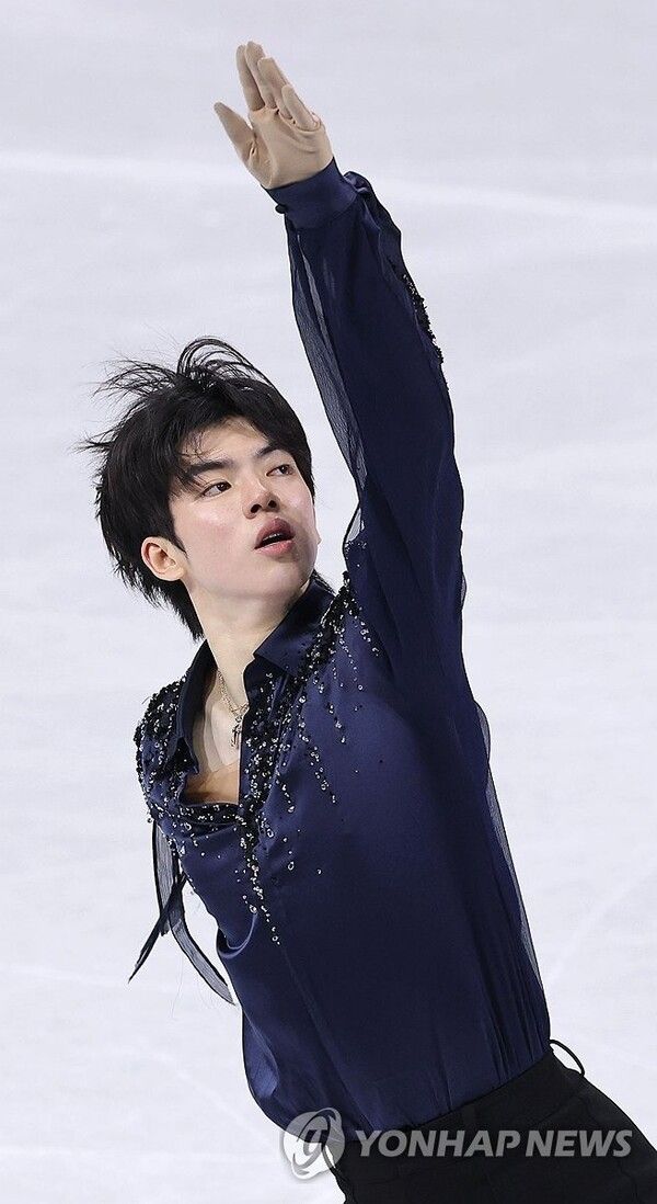 7일(현지시간) 이탈리아 밀라노 아이스스케이팅 아레나에서 열린 팀 이벤트 남자 싱글 쇼트프로그램에서 차준환이 연기를 하고 있다. 2026.2.8. 사진=연합뉴스