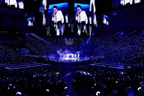 G-DRAGON. Photo by Galaxy Corporation.