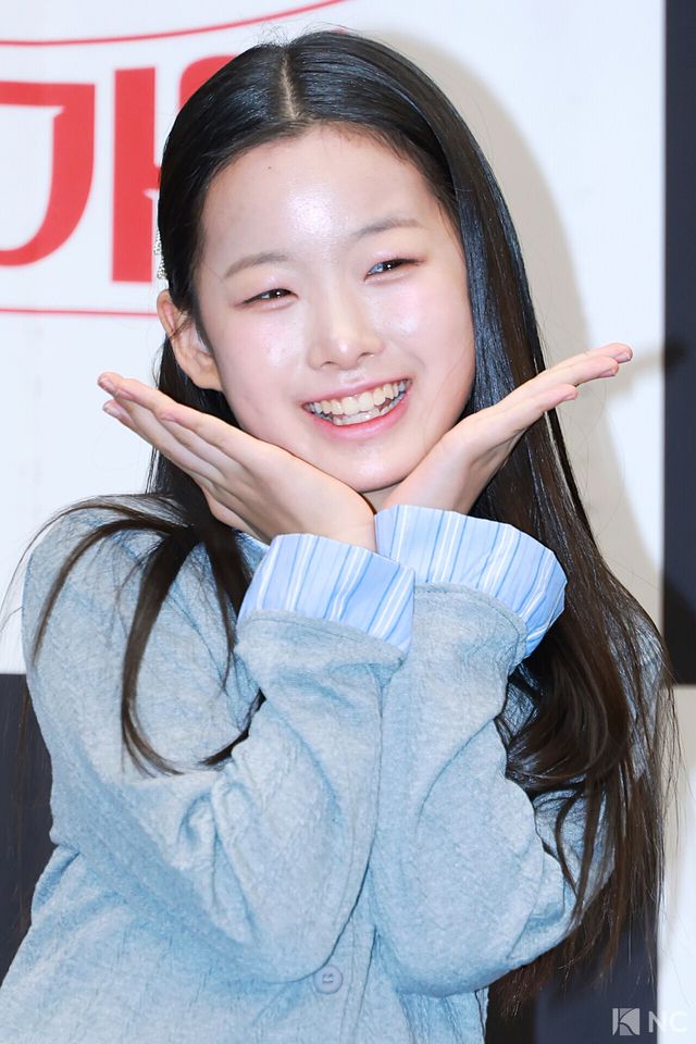 가수 이수연이 11일 오전 서울 마포구 상암 스탠포드호텔에서 진행된 MBN 서바이벌 예능 ‘현역가왕3’ TOP6 기자간담회에서 포즈를 취하고 있다. 사진=김규빈 기자