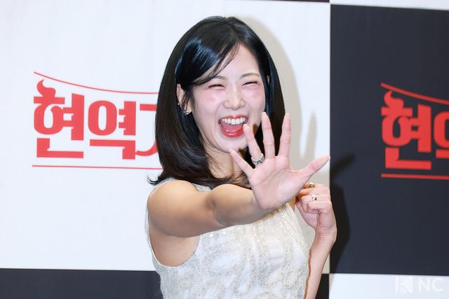 가수 강혜연이 11일 오전 서울 마포구 상암 스탠포드호텔에서 진행된 MBN 서바이벌 예능 ‘현역가왕3’ TOP6 기자간담회에서 포즈를 취하고 있다. 사진=김규빈 기자