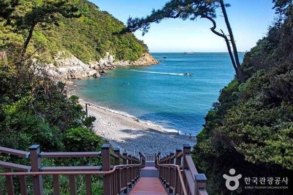 Taegjongdae. Photo by Korea Tourism Organization.