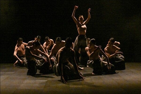 Seoul Metropolitan Dance Theatre “Speed.” Photo by Sejong Center for the Performing Arts.