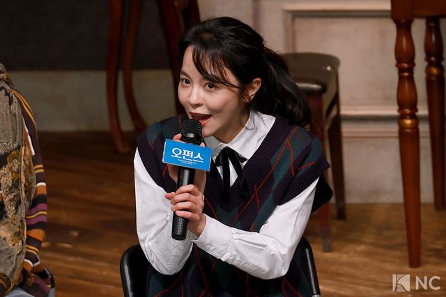 배우 김주연이 19일 오후 서울 종로구 대학로 TOM(티오엠) 1관에서 진행된 2026 연극 ‘오펀스’ 프레스콜 기자간담회에서 소감을 말하고 있다. 사진=김규빈 기자