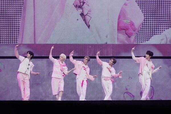 TOMORROW X TOGETHER (TXT). Photo by BigHit Music.