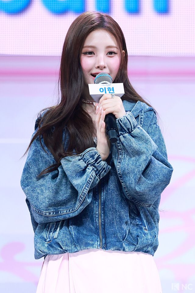 그룹 베이비돈크라이(Baby DONT cry) 이현이 24일 오후 서울 용산구 블루스퀘어 우리WON뱅킹홀에서 진행된 미니 1집 ‘애프터 크라이(AFTER CRY)’ 발매 기념 쇼케이스에서 소감을 말하고 있다. 사진=김규빈 기자