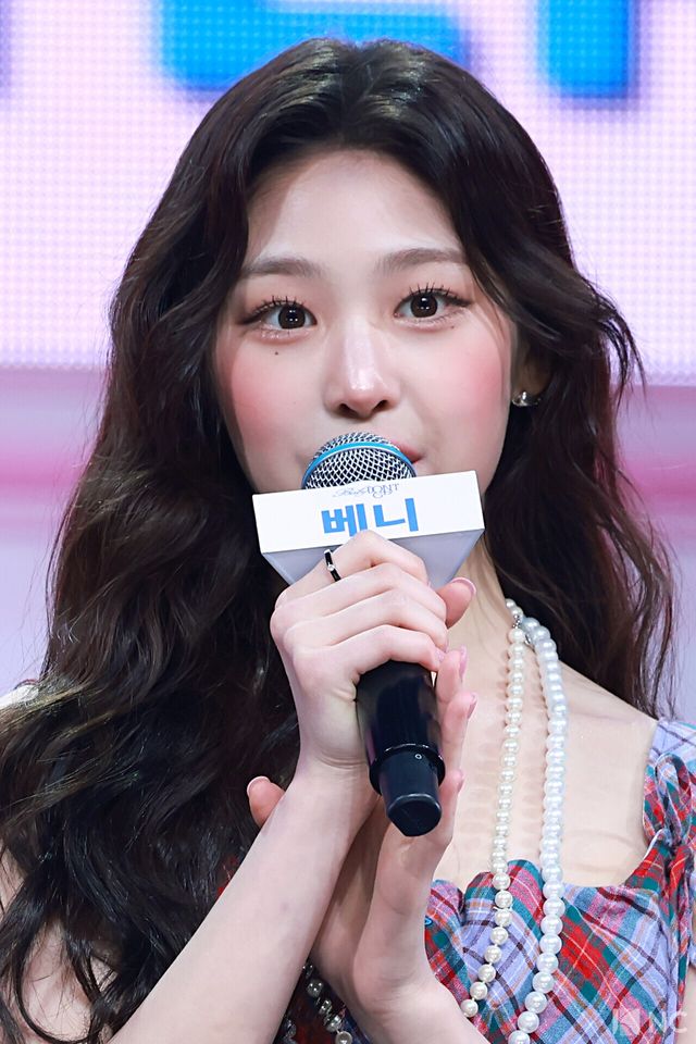 그룹 베이비돈크라이(Baby DONT cry) 베니가 24일 오후 서울 용산구 블루스퀘어 우리WON뱅킹홀에서 진행된 미니 1집 ‘애프터 크라이(AFTER CRY)’ 발매 기념 쇼케이스에서 소감을 말하고 있다. 사진=김규빈 기자