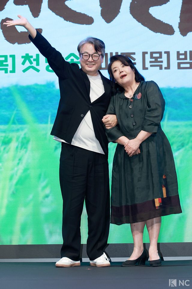 배우 이서환, 남권아가 25일 서울 구로구 더 세인트 호텔에서 진행된 KBS 2TV 새 미니시리즈 ‘심우면 연리리’(극본 송정림/연출 최연수) 제작발표회에서 포즈를 취하고 있다. 사진=김규빈 기자