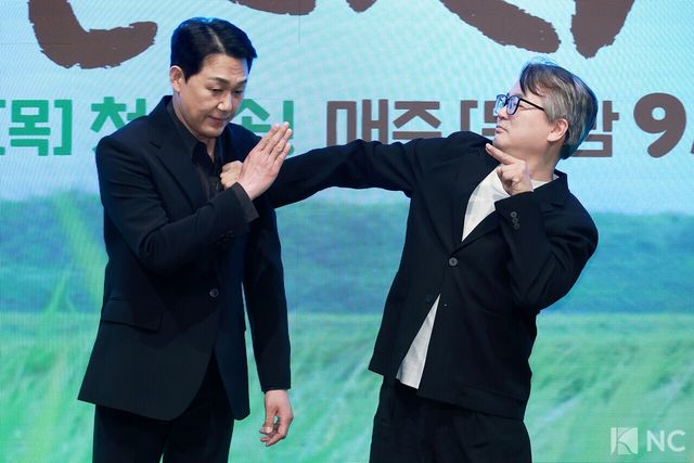 배우 박성웅, 이서환이 25일 서울 구로구 더 세인트 호텔에서 진행된 KBS 2TV 새 미니시리즈 ‘심우면 연리리’(극본 송정림/연출 최연수) 제작발표회에서 포즈를 취하고 있다. 사진=김규빈 기자