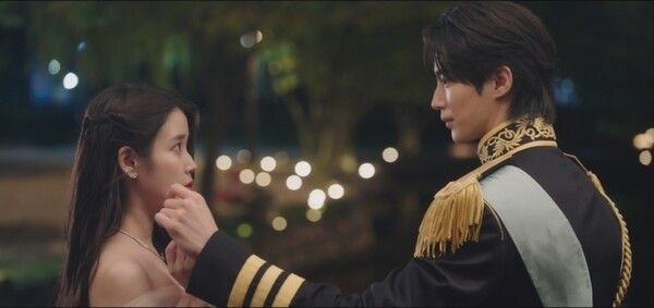 IUとビョン・ウソク『Perfect Crown』. Photo by MBC.