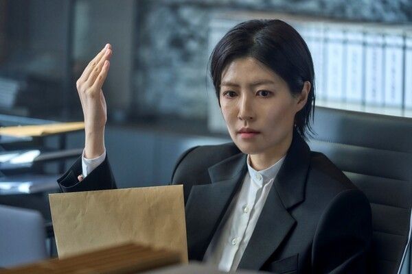 シム・ウンギョン Mad Concrete Dreams. Photo by tvN.